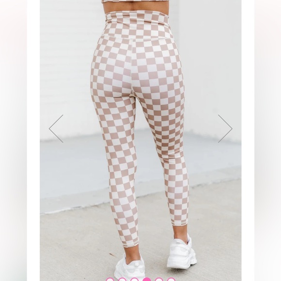 Pink lily 2 piece workout set - Picture 2 of 9